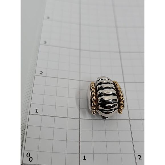 Vintage T*J High-End Renaissance Revival Design Clip-on Earrings Gold/Silvertone - Picture 14 of 15